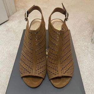 Vince Camuto -size 7
